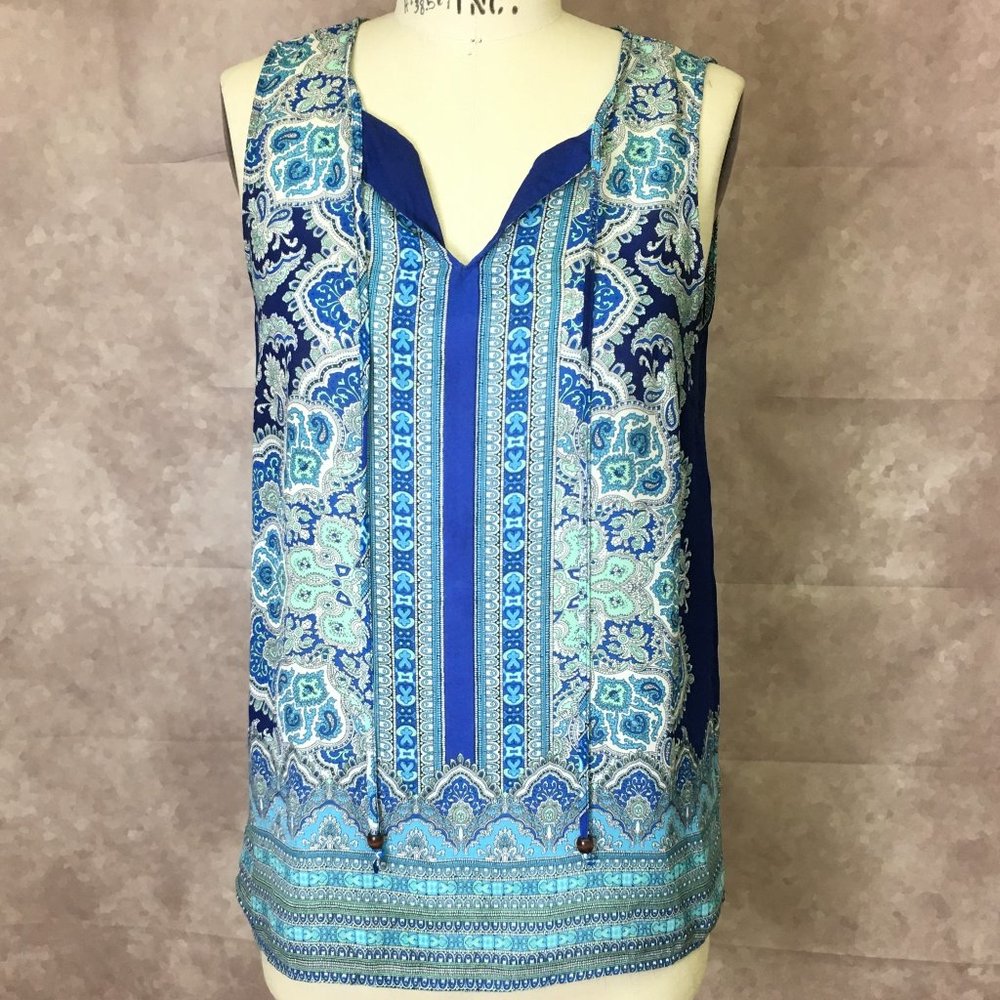 Sleeveless shift top